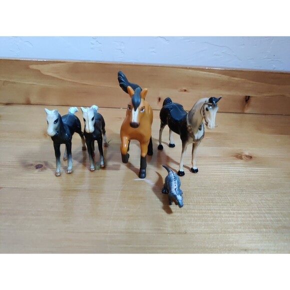 2020 McDonald's Happy Meal Toy Spirit Riding Free Toy Plus +3 + Dino Lot - Picture 4 of 4